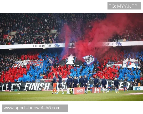 三位球星在欧冠客场对阿贾克斯上演帽子戏法的精彩瞬间